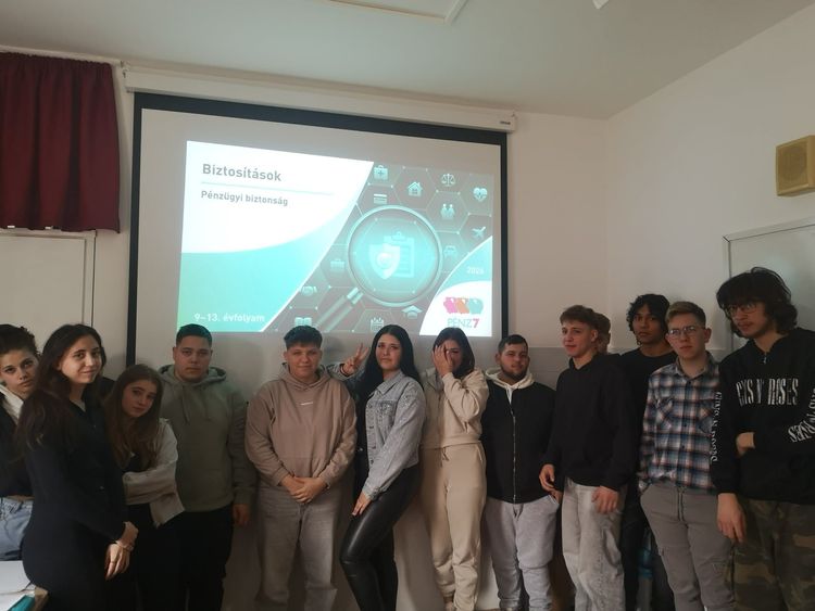 Pénz7 a Veszprémi SZC Szent-Györgyi Albert tagintézményében is